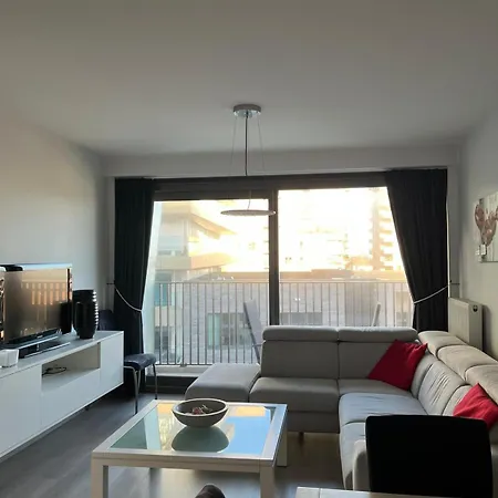 Julieze At Sea & Pool Apartment