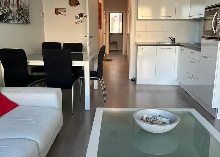 Julieze At Sea & Pool Apartment